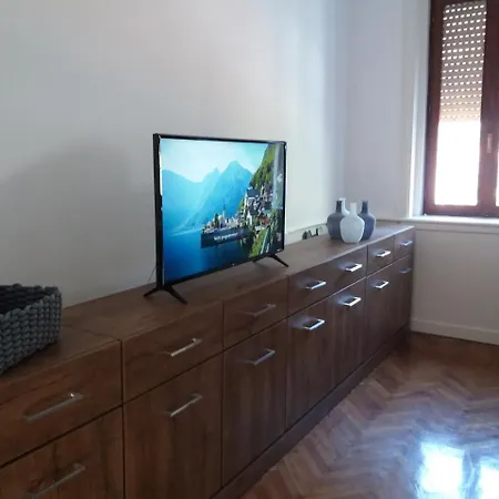 Apartment Apt Tennis Prime Location, Parking, Near Beach, Self Check-in Opatija