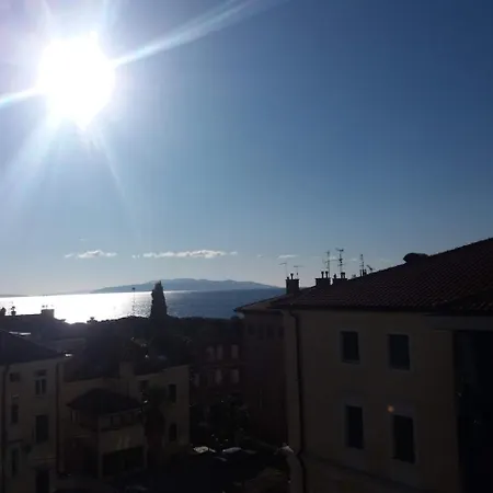 Apt Tennis Prime Location, Parking, Near Beach, Self Check-in * Opatija